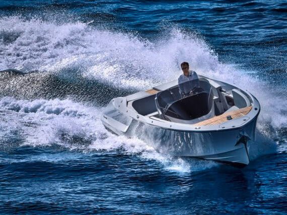 Frauscher 858 Fantom - Haller Experiences