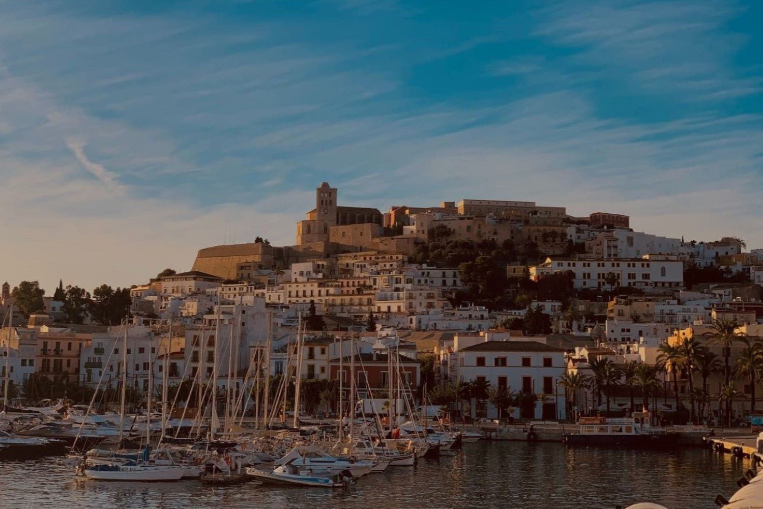 Entdecke die Geheimnisse von Ibiza im Winter - Haller Experiences